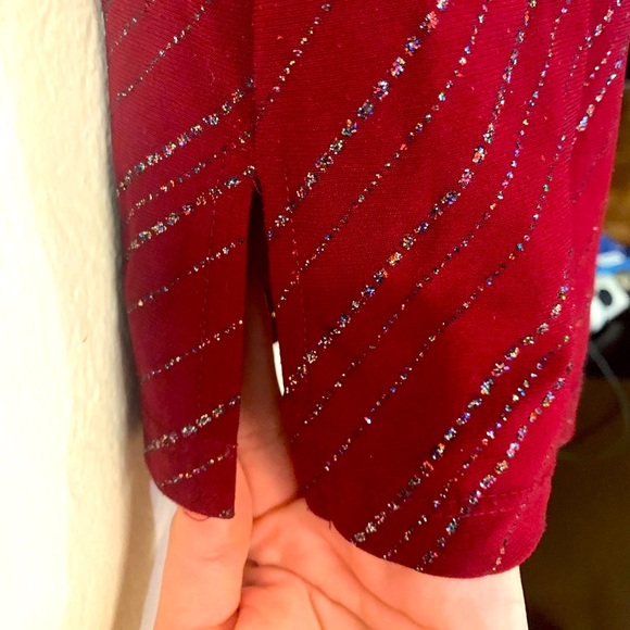 Sexy short burgundy night out dress with glitter design - Picture 4 of 7